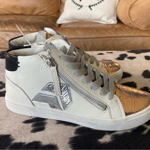Dolce Vita Sneaker 7.5